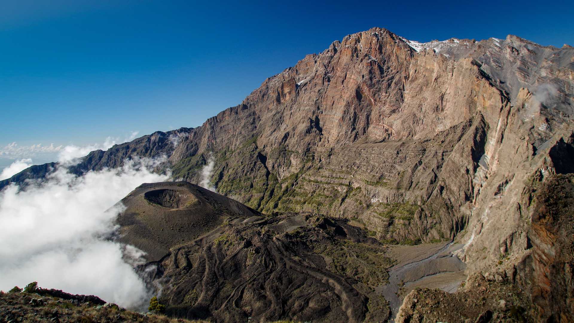 Summit HeroesMount Meru